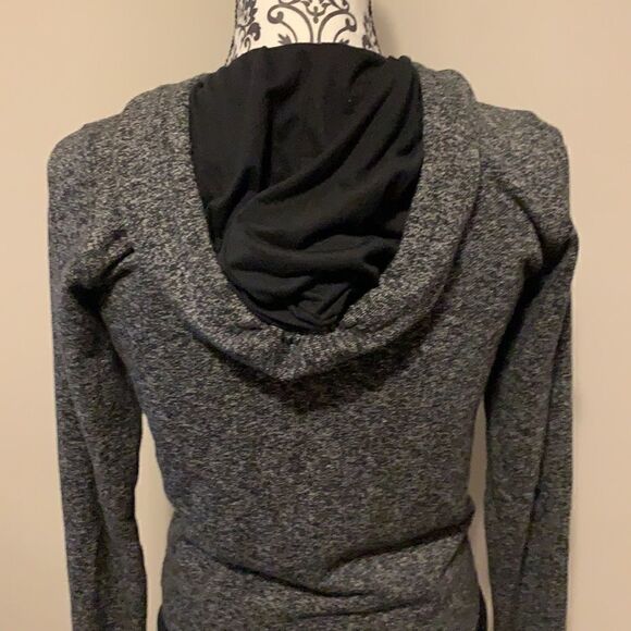 Rosio Women’s Long Sleeve Hoodie Size Small - Picture 3 of 4